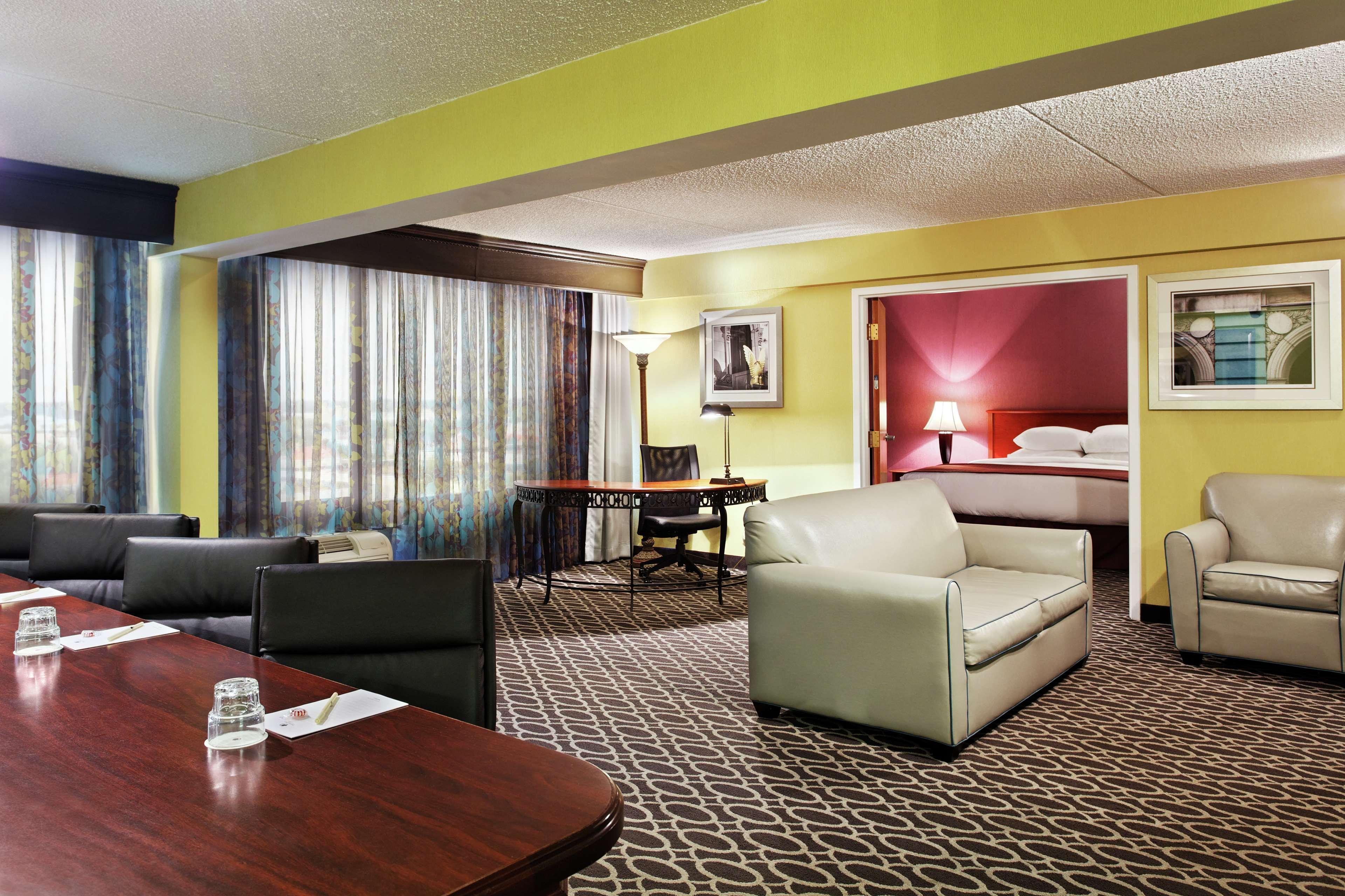 Doubletree By Hilton Richmond - Midlothian Hotel Eksteriør billede