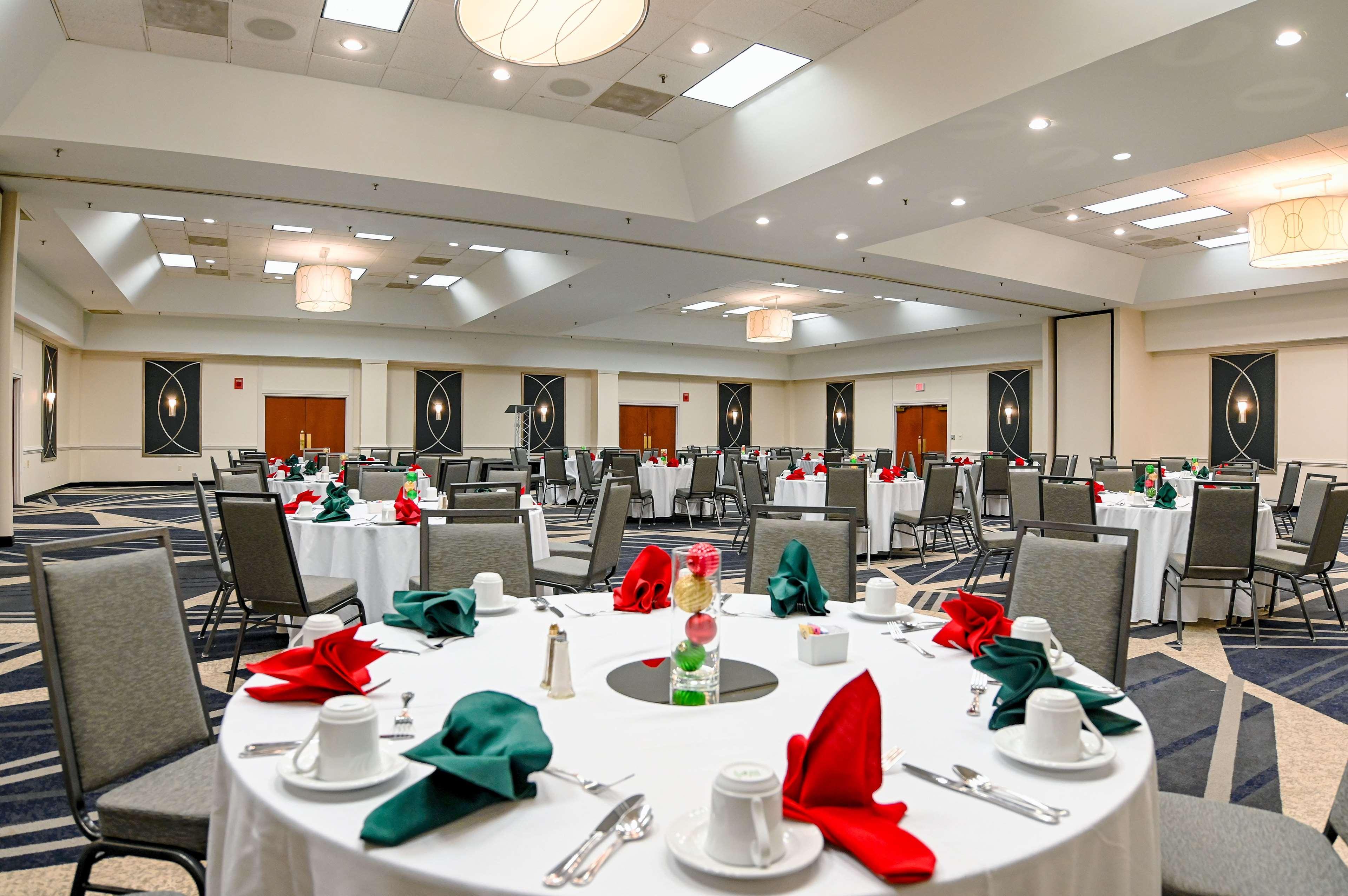 Doubletree By Hilton Richmond - Midlothian Hotel Eksteriør billede
