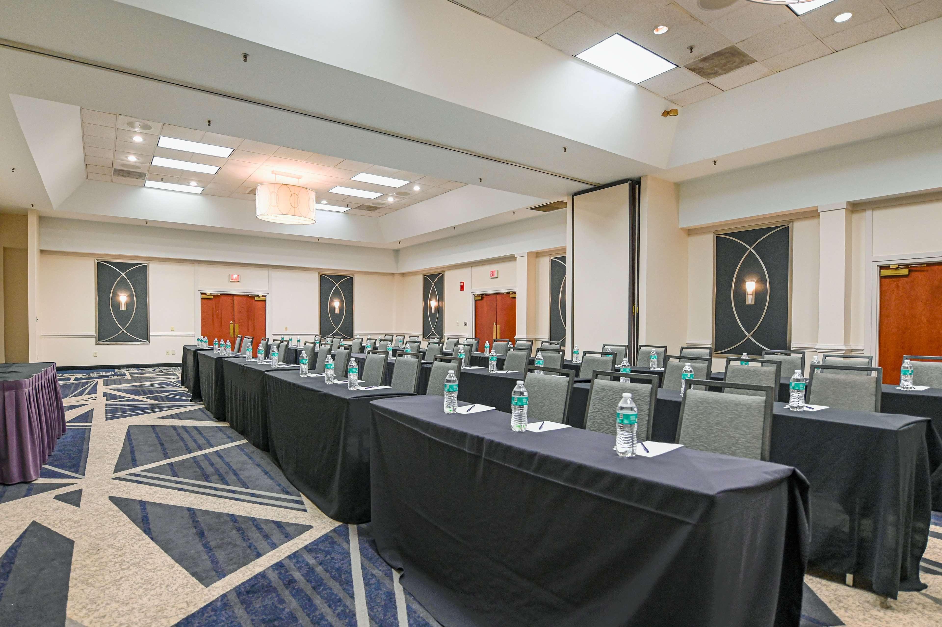 Doubletree By Hilton Richmond - Midlothian Hotel Eksteriør billede