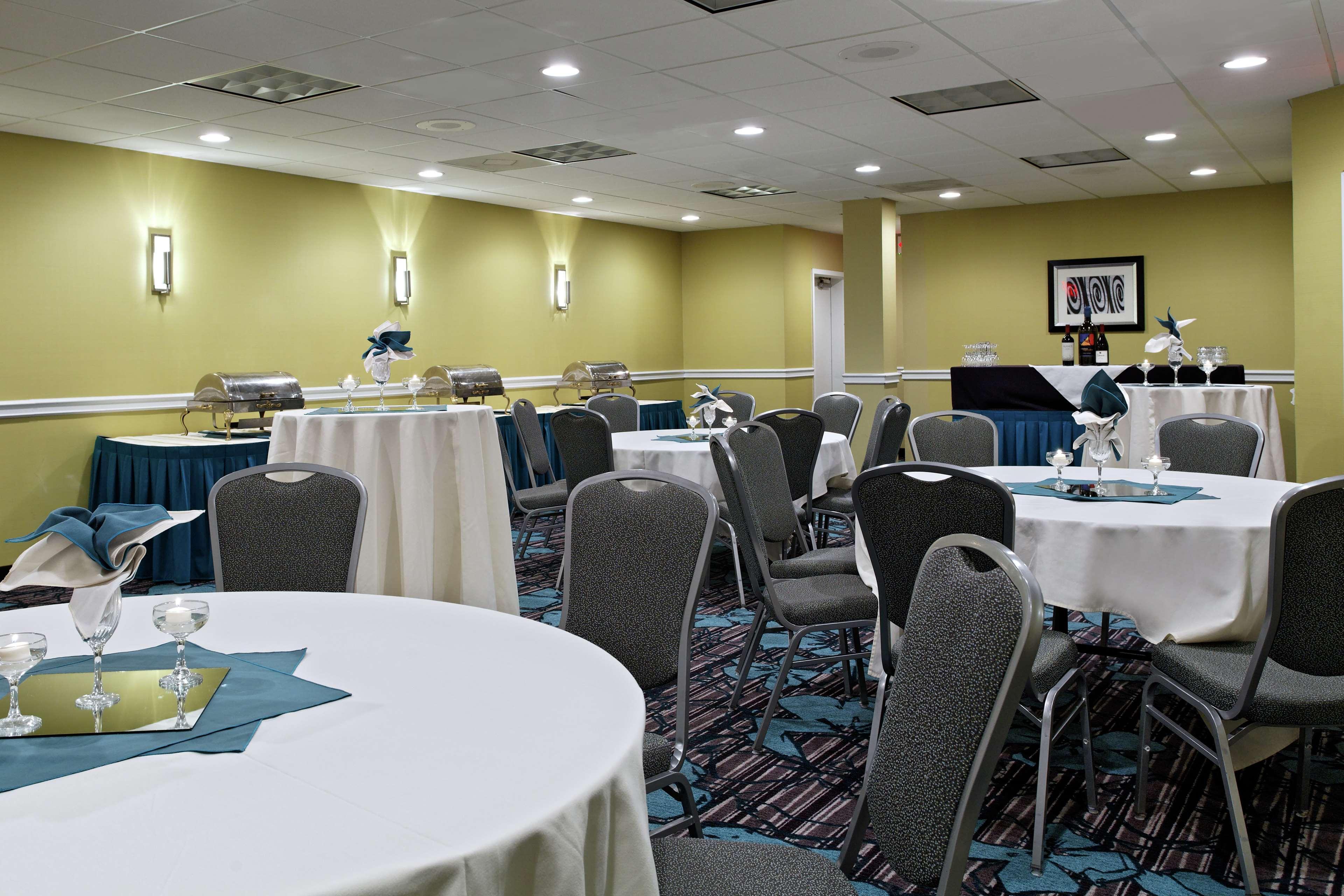 Doubletree By Hilton Richmond - Midlothian Hotel Eksteriør billede