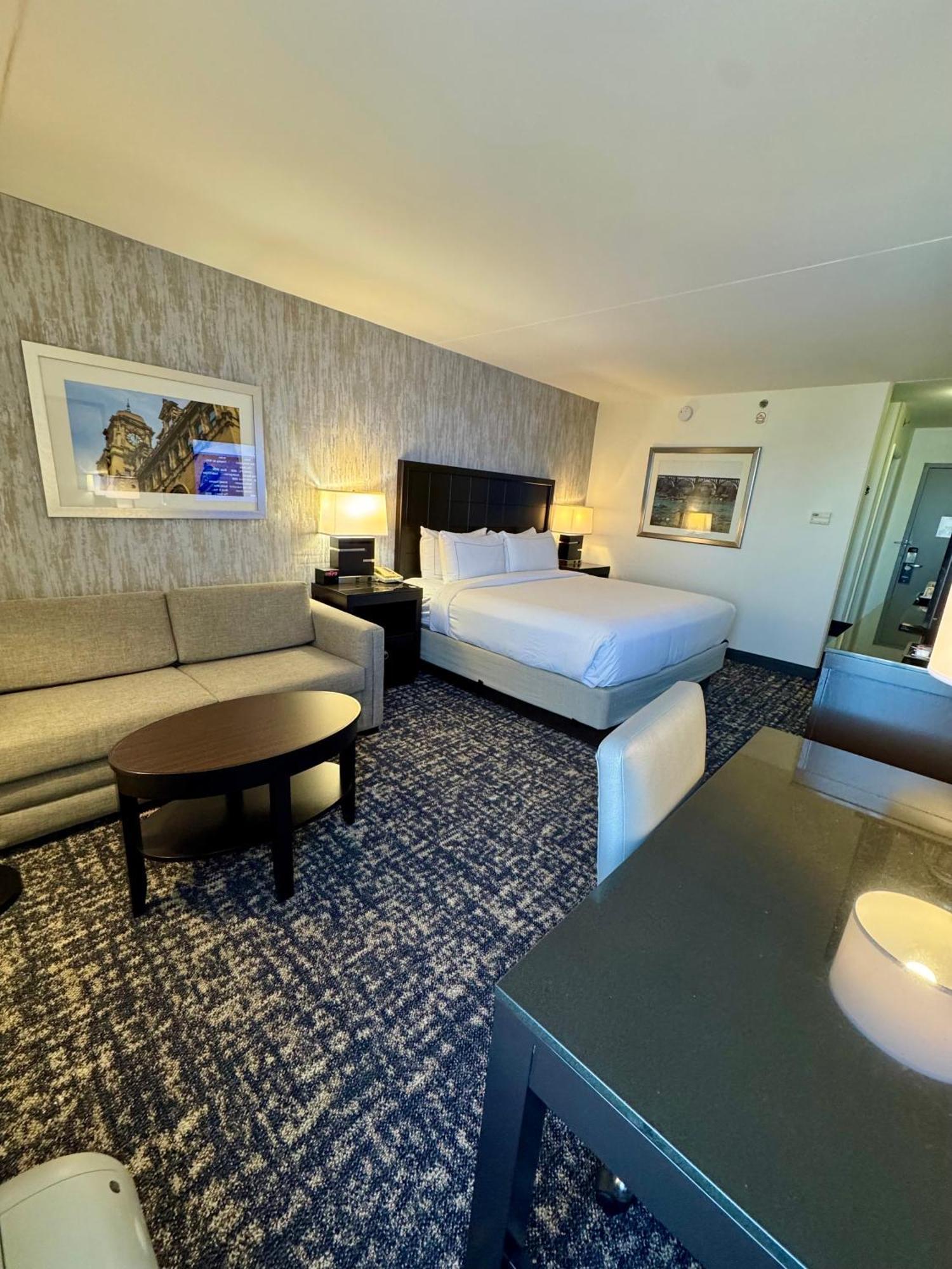 Doubletree By Hilton Richmond - Midlothian Hotel Eksteriør billede